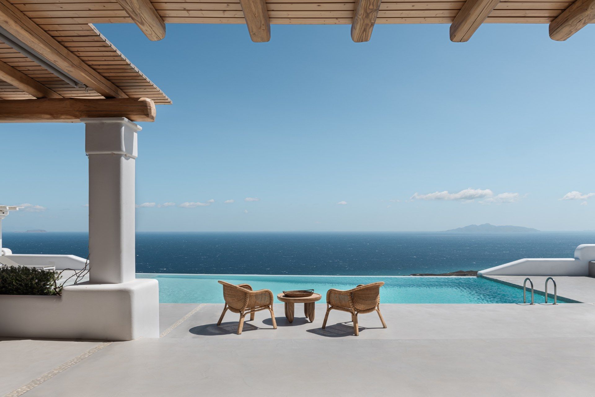 Santorini Luxury Villas | Top Stays with Breathtaking Views